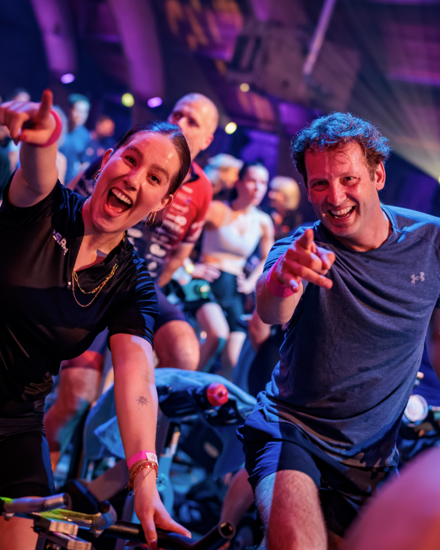 Prins Floris van Oranje, DJ Nicky Romero, parasporter Mees Hessels en SLAM!-dj’s halen €400.183 op voor kankeronderzoek